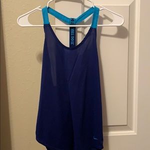 Nike fitness top